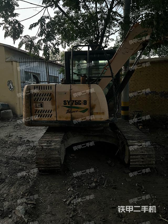 驾驶室顶部（整机外观）