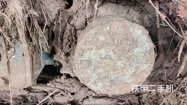 左驱动轮(行走机构) 左驱动轮(行走机构)