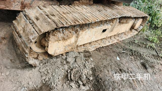 右侧履带整体 (行走机构) 右侧履带整体 (行走机构)