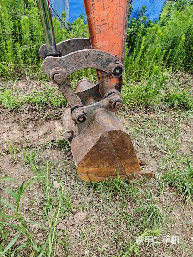 铲斗45度(工作和回转装置) 铲斗45度(工作和回转装置)