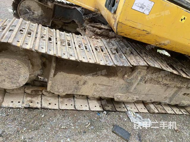 单侧履带整体(整机外观) 单侧履带整体(整机外观)