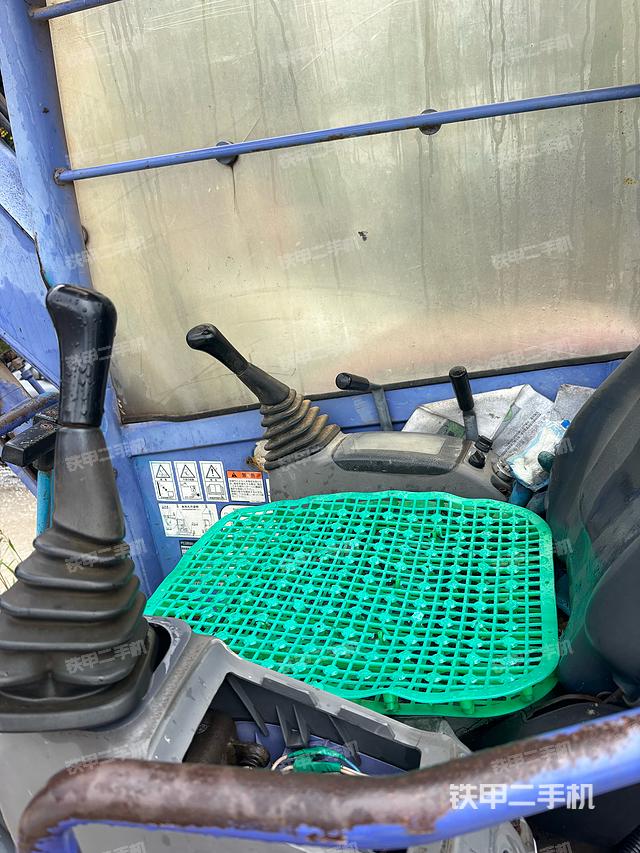 驾驶室整体（整机外观）