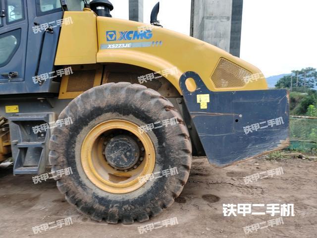 整机右侧(设备外观及核心部件) 整机右侧(设备外观及核心部件)