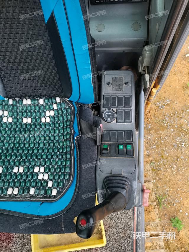 座椅左側控制臺/音響/含左手柄（駕駛室部分）