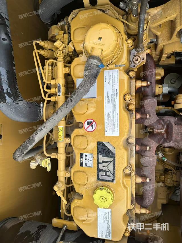 发动机整体俯视(整机外观) 发动机整体俯视(整机外观)