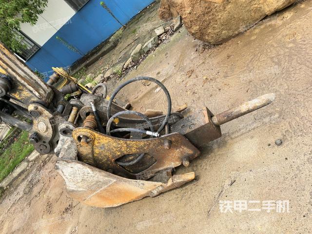 铲斗45度(工作和回转装置) 铲斗45度(工作和回转装置)