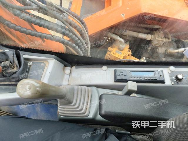 座椅右侧控制台/钥匙门/油门/含右手柄（驾驶室部分）