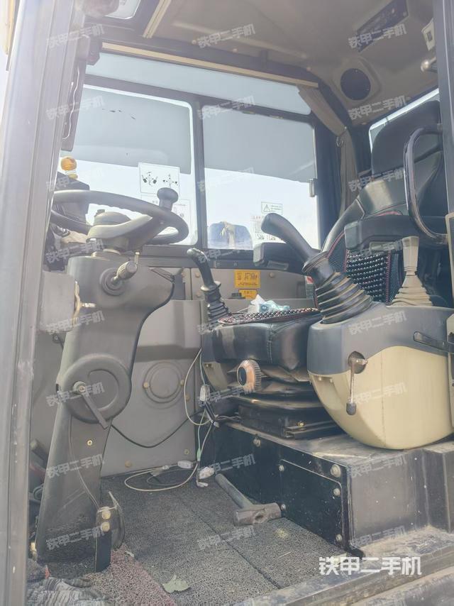 驾驶室整体（整机外观）