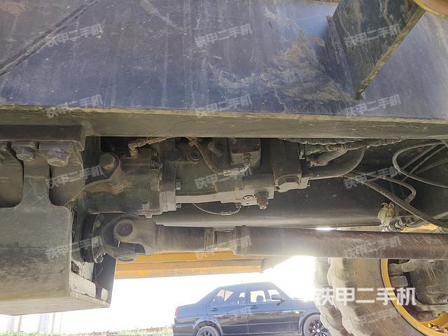 单侧履带整体(整机外观) 单侧履带整体(整机外观)