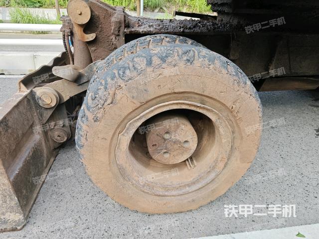 左驱动轮(行走机构) 左驱动轮(行走机构)