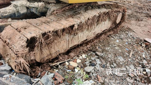 左侧履带整体 (行走机构) 左侧履带整体 (行走机构)