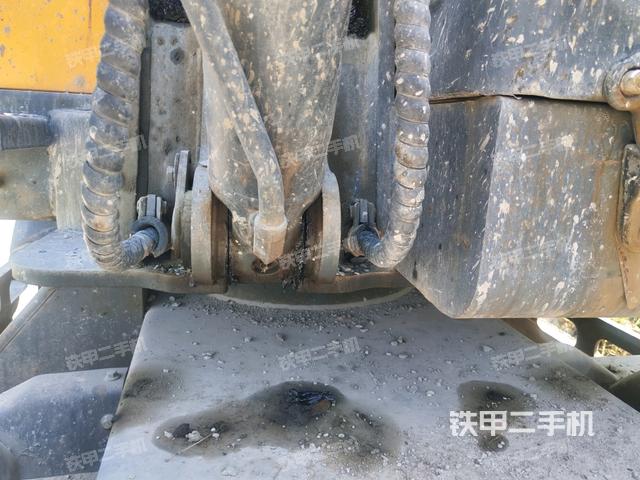 转盘和下车架正前（工作和回转装置）