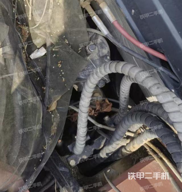 回转马达和主控阀（整机外观）