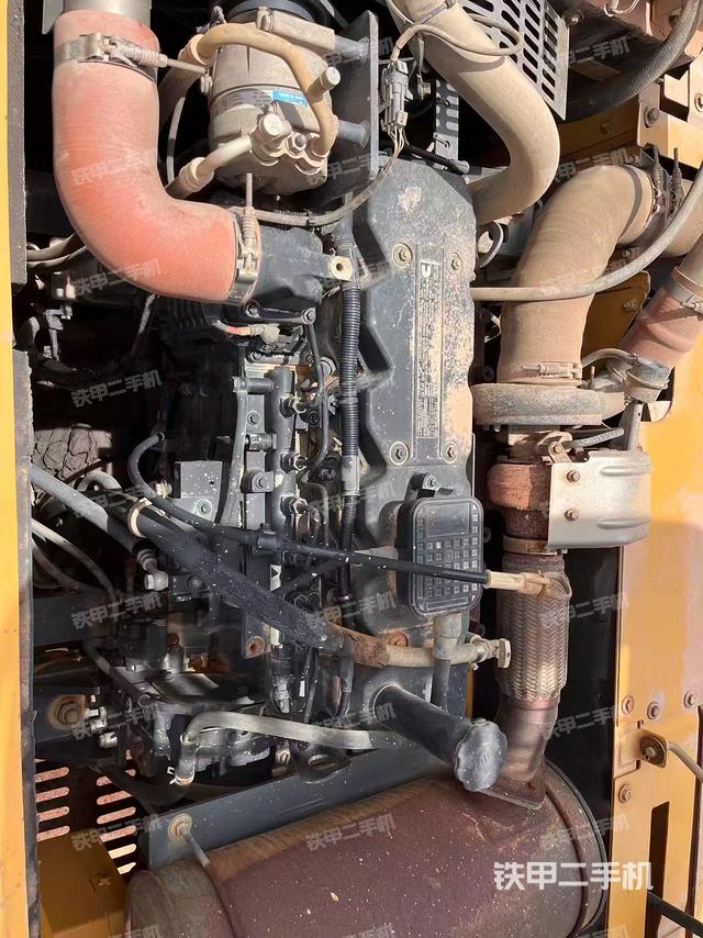 发动机整体俯视(整机外观) 发动机整体俯视(整机外观)