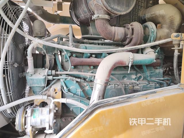 发动机右侧（整机外观及大件）