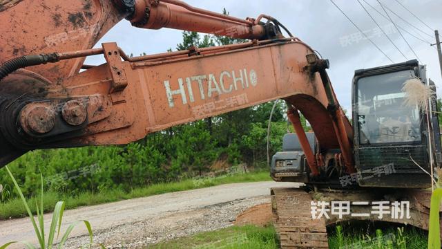 大臂整体 右侧(工作和回转装置) 大臂整体 右侧(工作和回转装置)