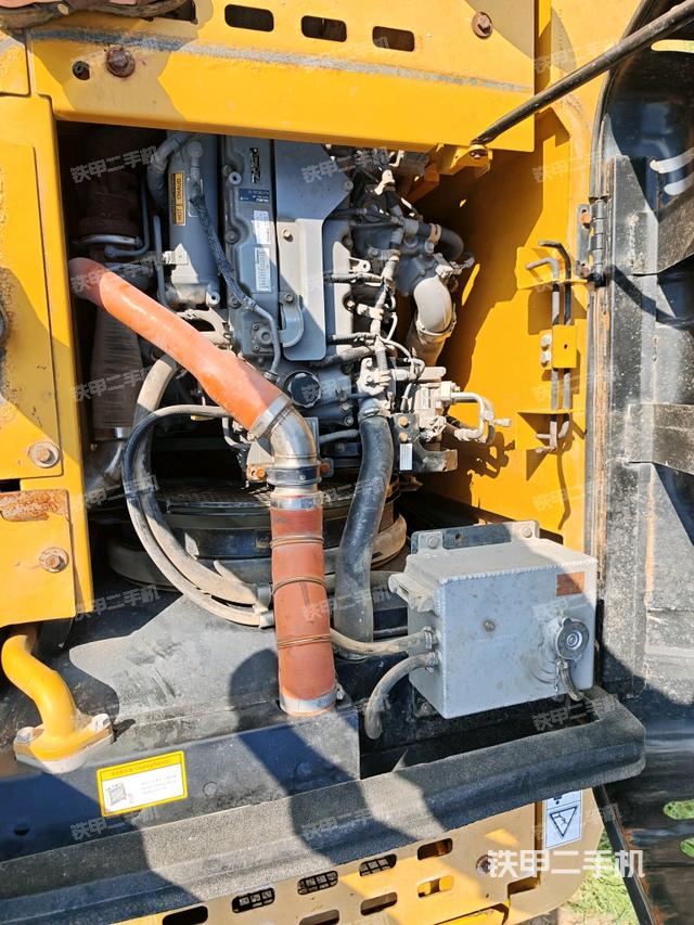 发动机室(上车部件) 发动机室(上车部件)