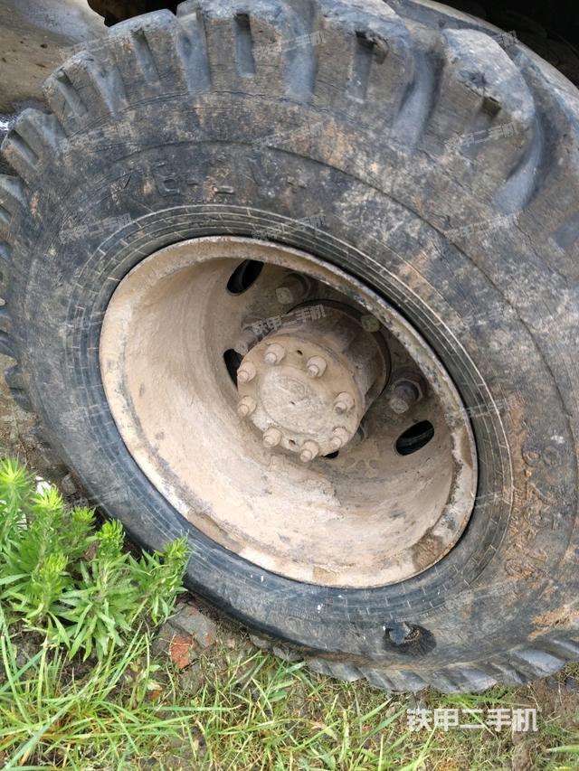 右驱动轮（行走机构）