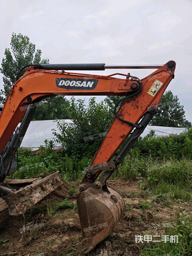 大臂整体 右侧(工作和回转装置) 大臂整体 右侧(工作和回转装置)