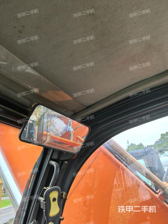 后窗玻璃角標(駕駛室部分) 后窗玻璃角標(駕駛室部分)