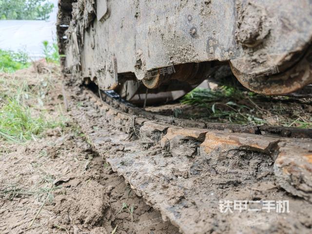 右侧履带整体 (行走机构) 右侧履带整体 (行走机构)