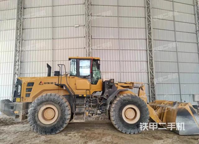 山東臨工L968F裝載機(jī)