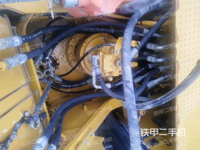 气门室盖螺丝特写(上车部件) 气门室盖螺丝特写(上车部件)