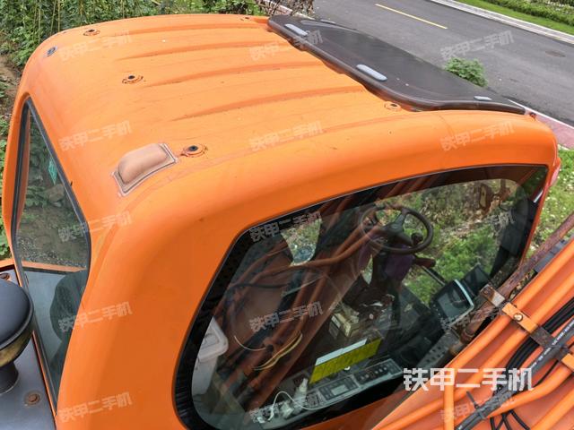 駕駛室頂部俯視(上車部件) 駕駛室頂部俯視(上車部件)