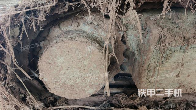 右驱动轮(行走机构) 右驱动轮(行走机构)