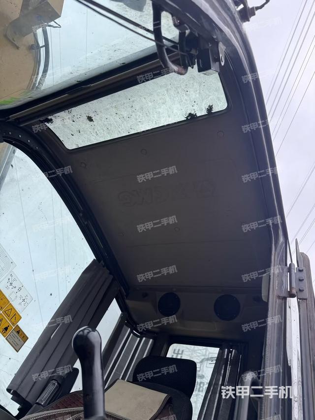 后窗玻璃角标(驾驶室部分) 后窗玻璃角标(驾驶室部分)