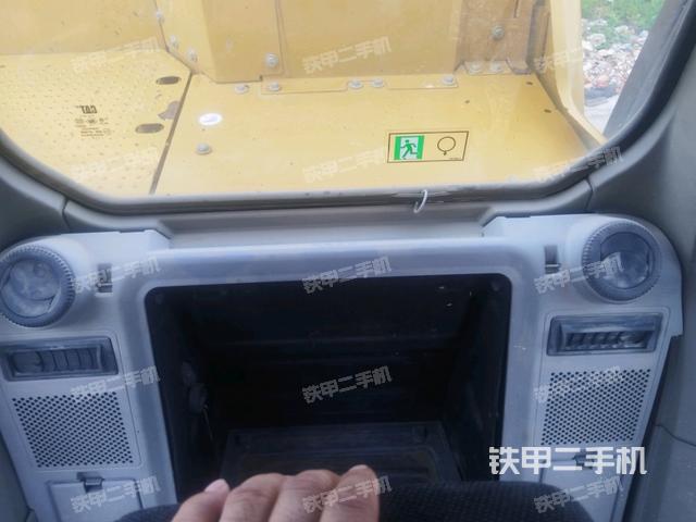 座椅后部(驾驶室部分) 座椅后部(驾驶室部分)