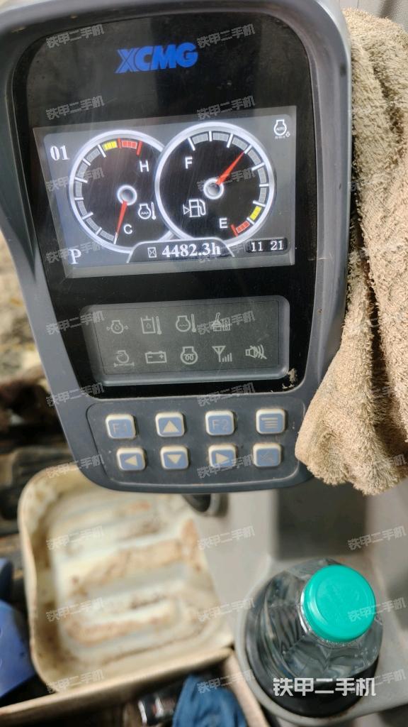 显示屏 (驾驶室部分) 显示屏 (驾驶室部分)