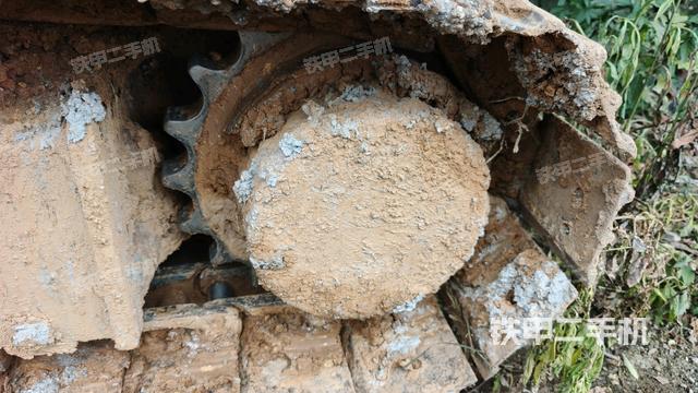 左驱动轮(行走机构) 左驱动轮(行走机构)