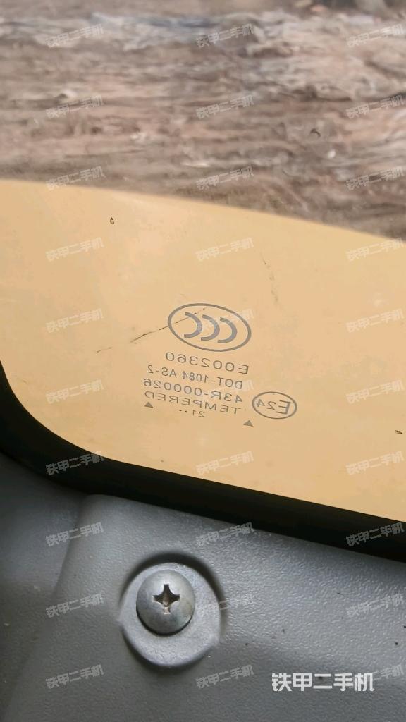 后窗玻璃角标(驾驶室部分) 后窗玻璃角标(驾驶室部分)