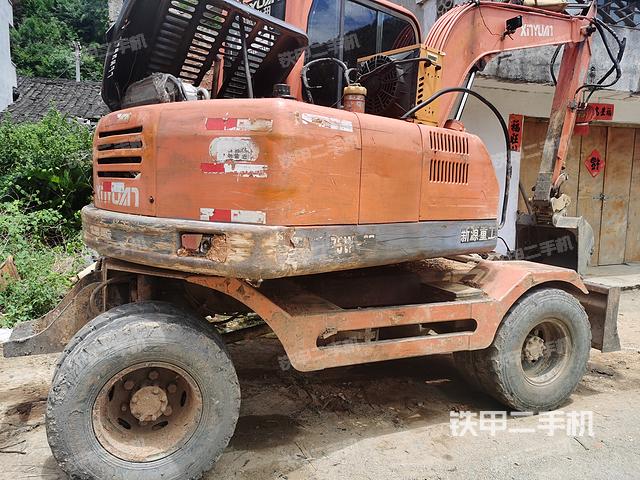 单侧履带整体(整机外观) 单侧履带整体(整机外观)