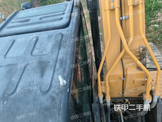 駕駛室頂部(整機外觀) 駕駛室頂部(整機外觀)