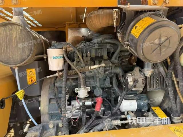 发动机整体俯视(整机外观) 发动机整体俯视(整机外观)