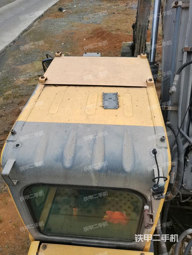 駕駛室頂部俯視（上車部件）