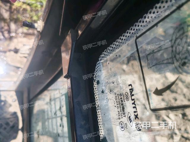 座椅左侧控制台/音响/含左手柄（驾驶室部分）