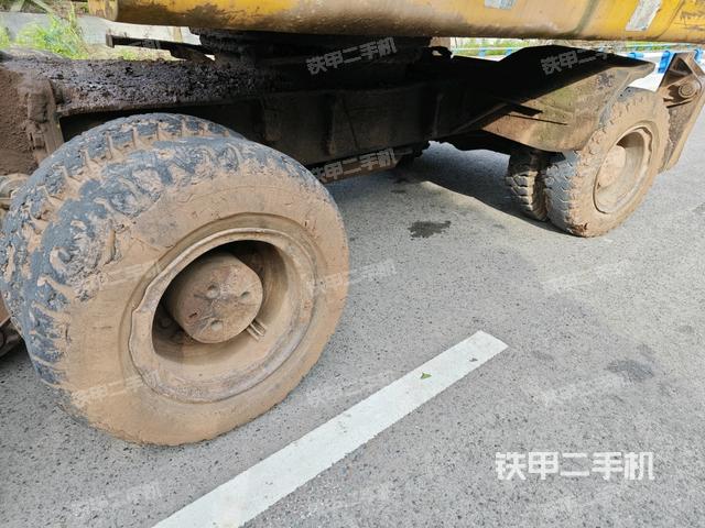左侧履带整体 (行走机构) 左侧履带整体 (行走机构)