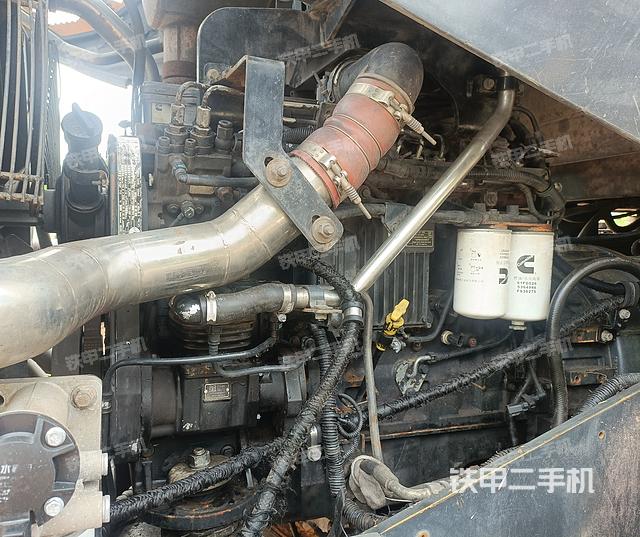发动机左侧(整机外观及大件) 发动机左侧(整机外观及大件)