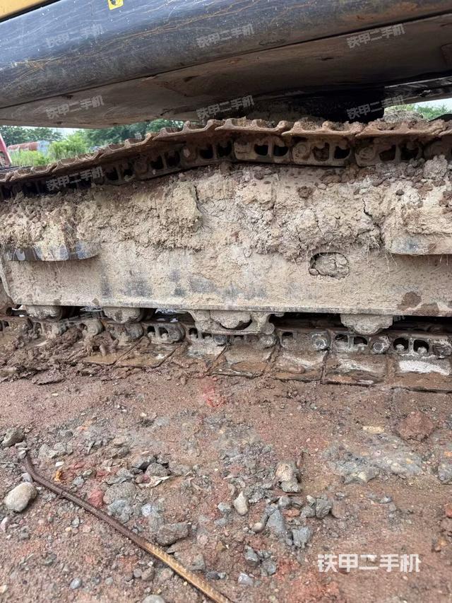 右驱动轮(行走机构) 右驱动轮(行走机构)