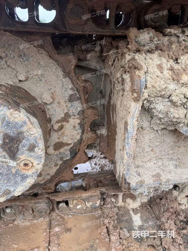 左驱动轮(行走机构) 左驱动轮(行走机构)