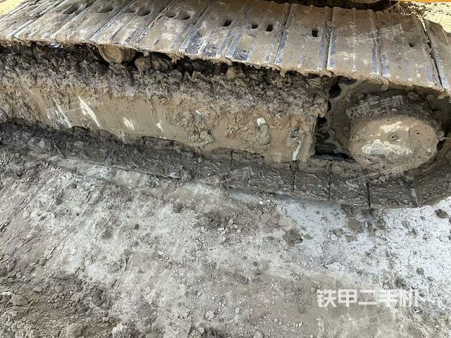 單側(cè)履帶整體（整機(jī)外觀）