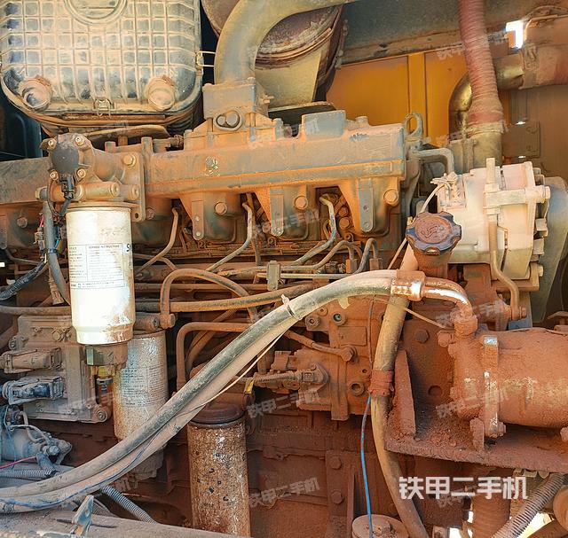 发动机右侧（整机外观及大件）