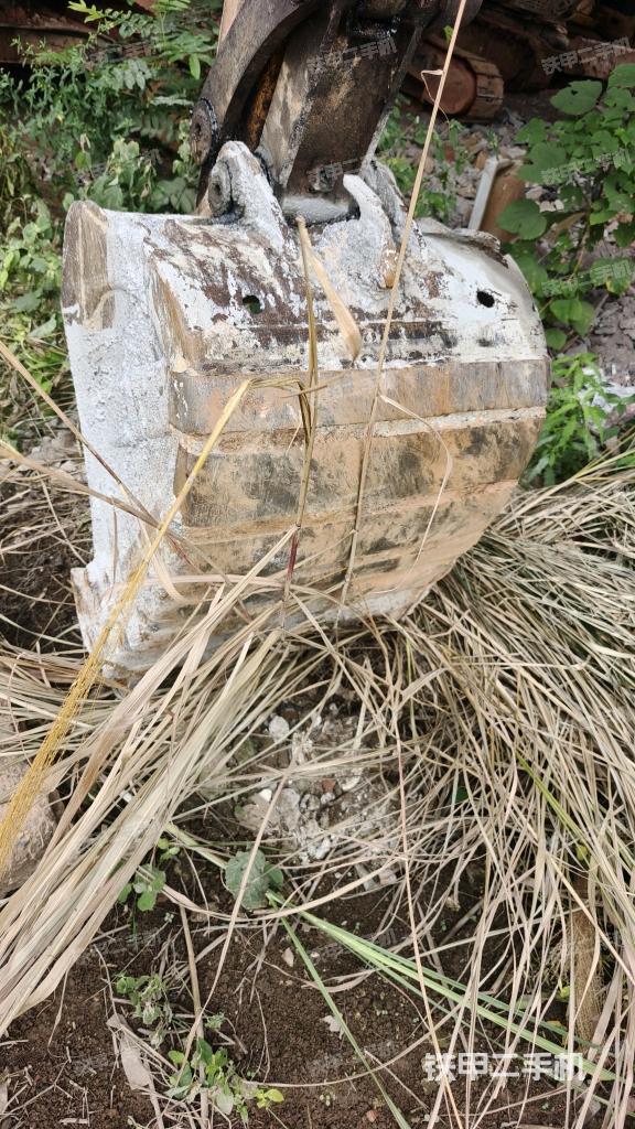 铲斗45度(工作和回转装置) 铲斗45度(工作和回转装置)