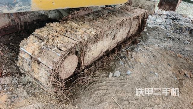 右侧履带整体 (行走机构) 右侧履带整体 (行走机构)