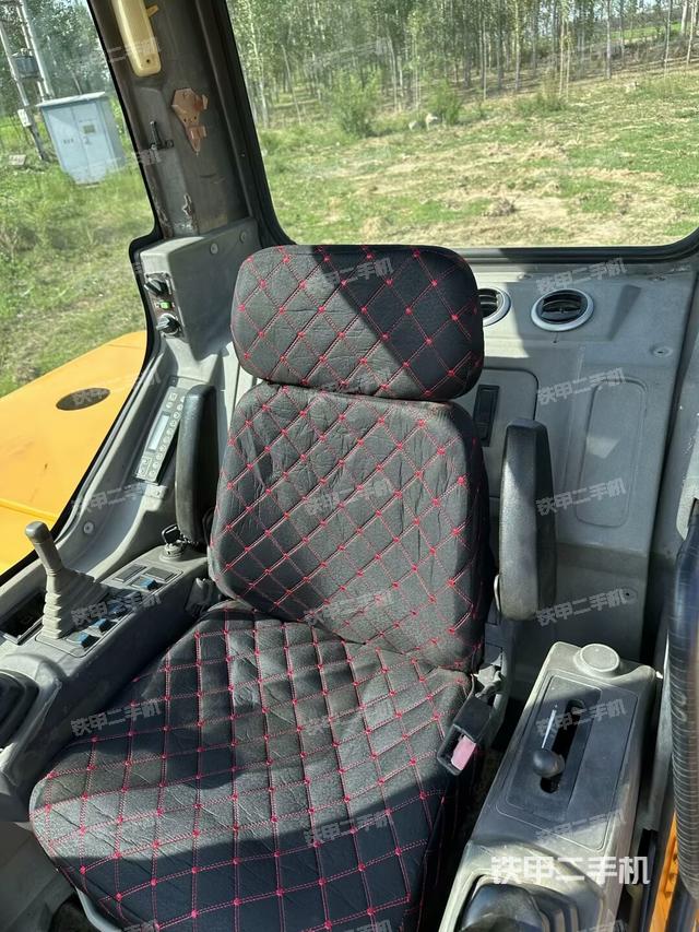 駕駛室頂部（整機(jī)外觀）