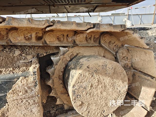 单侧履带整体(整机外观) 单侧履带整体(整机外观)