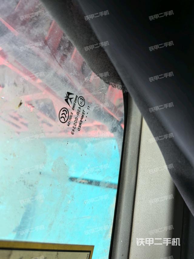 后窗玻璃角标(驾驶室部分) 后窗玻璃角标(驾驶室部分)